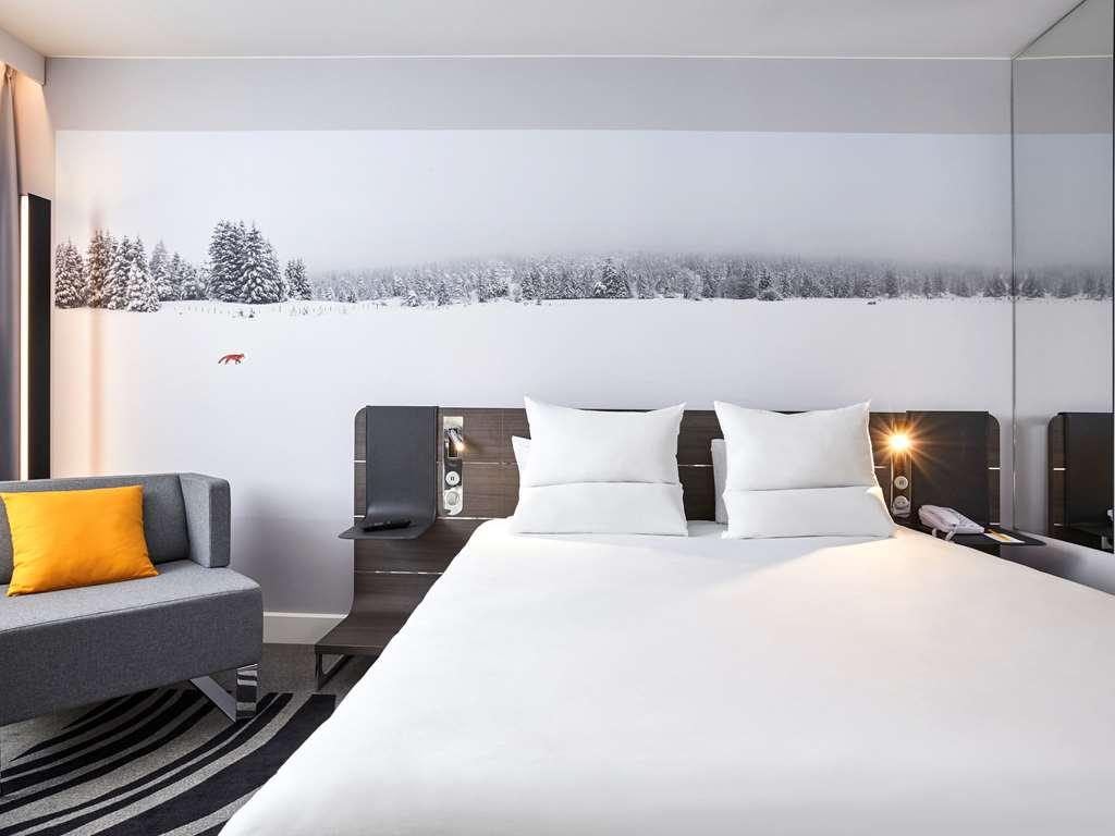 Novotel Charleroi Centre Esterno foto