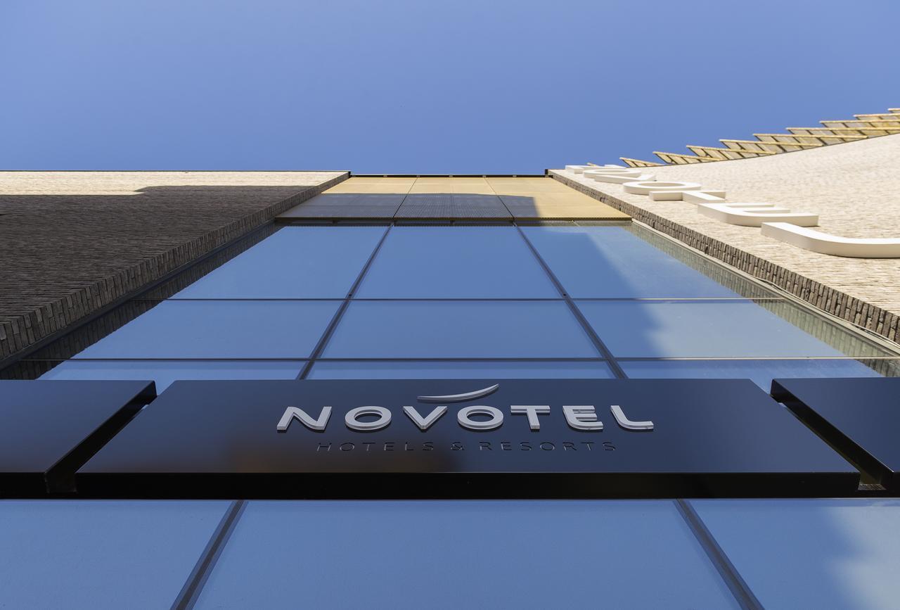 Novotel Charleroi Centre Esterno foto