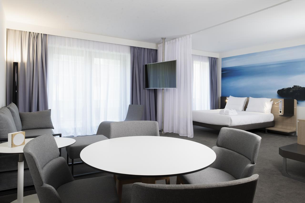 Novotel Charleroi Centre Esterno foto